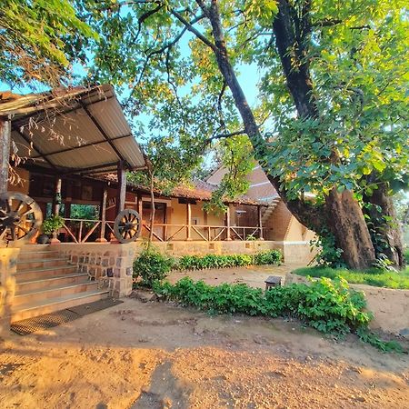 Surwahi Social Ecoestate Kanha Ngoại thất bức ảnh