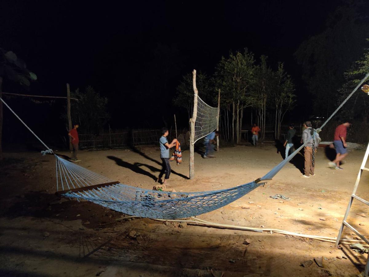 Surwahi Social Ecoestate Kanha Ngoại thất bức ảnh