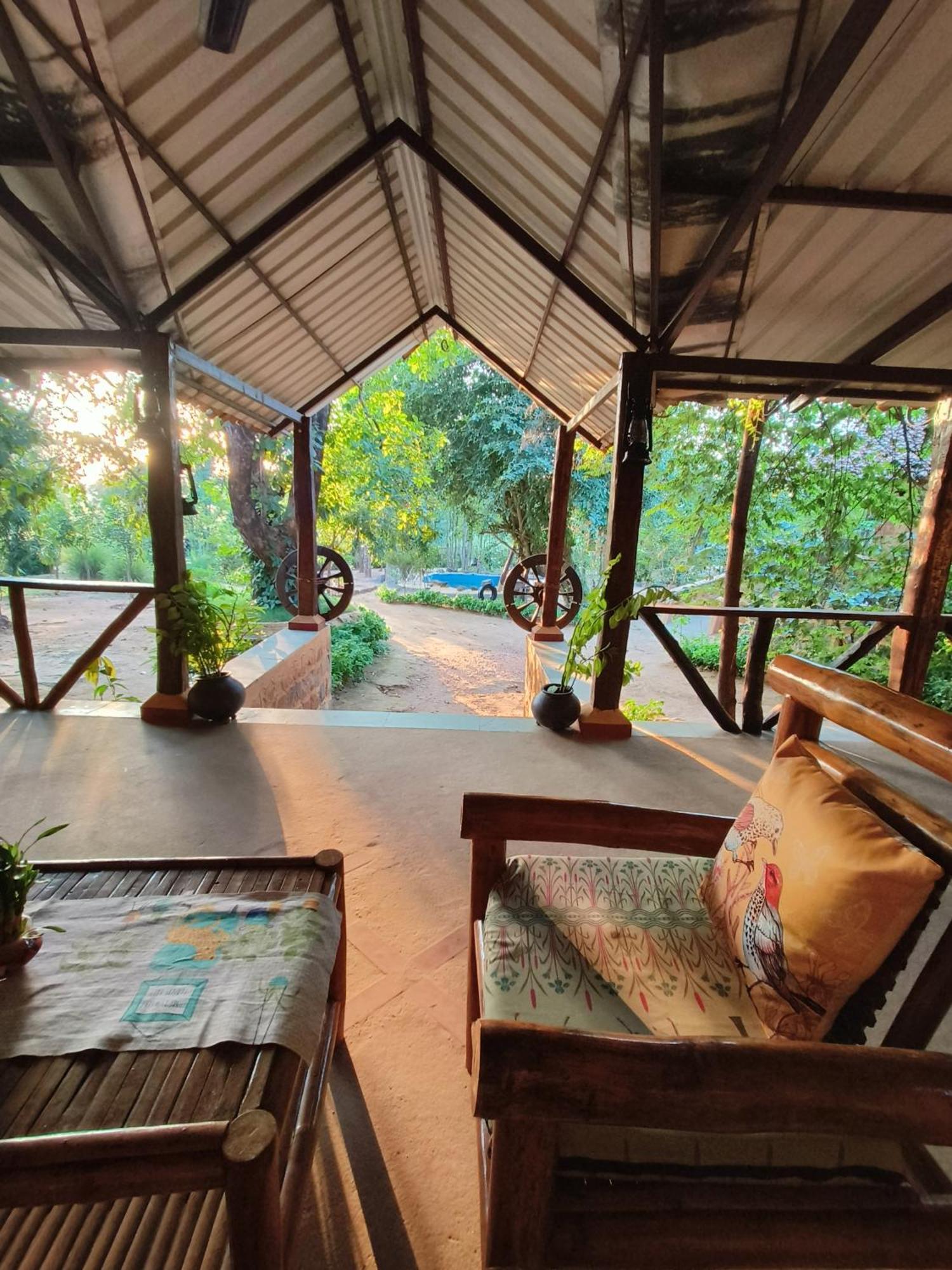 Surwahi Social Ecoestate Kanha Ngoại thất bức ảnh