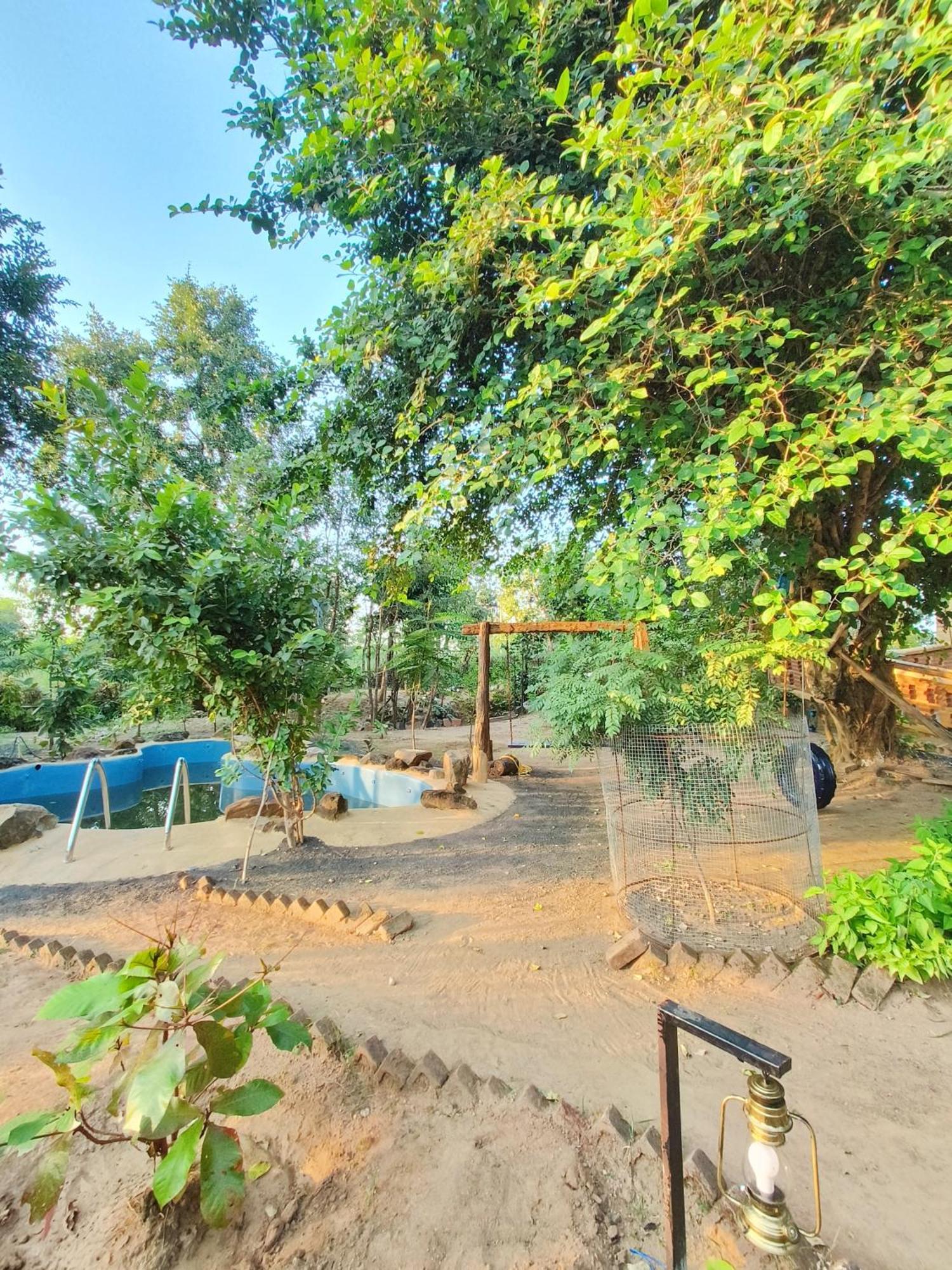 Surwahi Social Ecoestate Kanha Ngoại thất bức ảnh