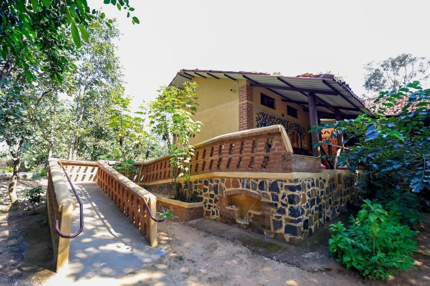 Surwahi Social Ecoestate Kanha Ngoại thất bức ảnh