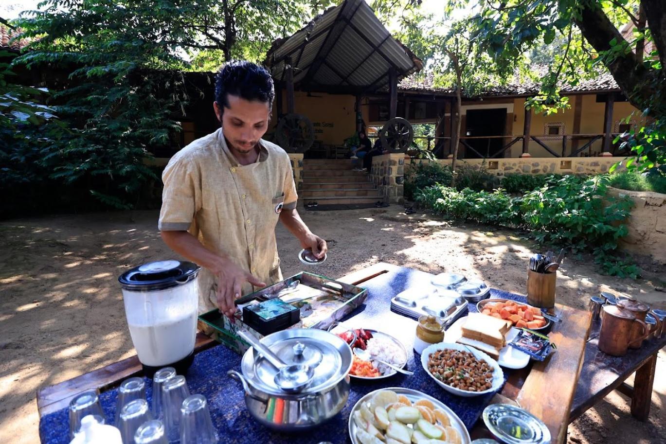Surwahi Social Ecoestate Kanha Ngoại thất bức ảnh