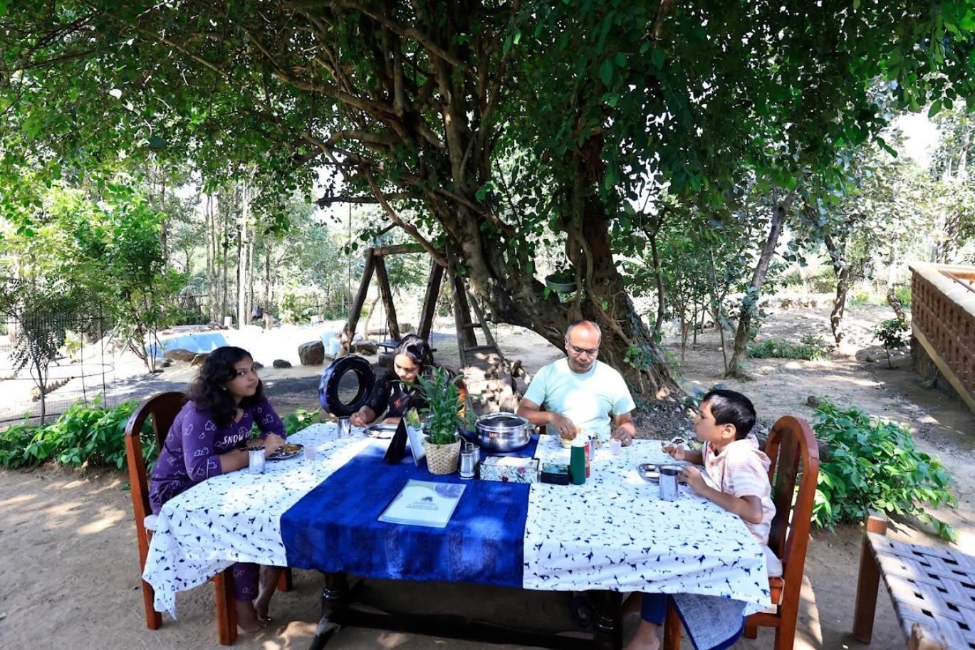 Surwahi Social Ecoestate Kanha Ngoại thất bức ảnh